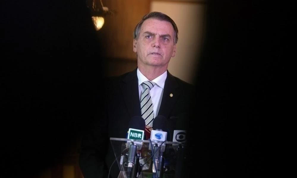Ο Πρόεδρος της Βραζιλίας αμφισβητεί την αποτελεσματικότητα του εμβολιασμού των παιδιών 5-11 ετών